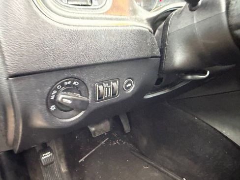Used 2014 Dodge Charger SE RWD image 10