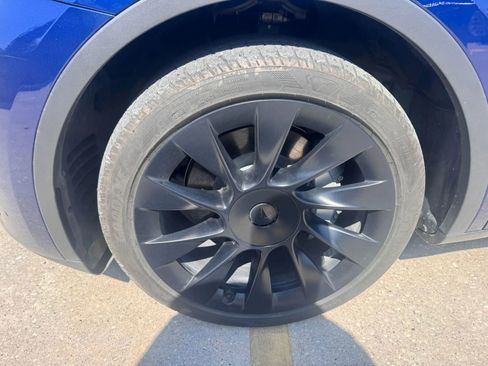 Used 2024 Tesla Model Y Long Range AWD/4WD image 7