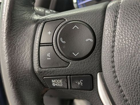 Used 2017 Toyota Corolla SE image 18