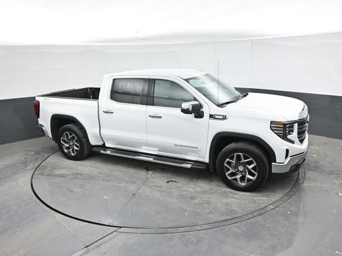 Used 2024 GMC Sierra 1500 SLT w/ SLT Premium Plus Package AWD/4WD image 34