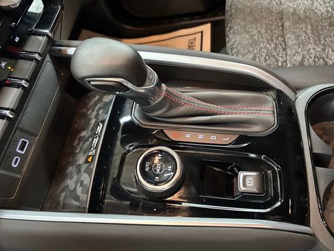 Certified 2024 Chevrolet Colorado Z71 w/ Z71 Convenience Package 2 image 24