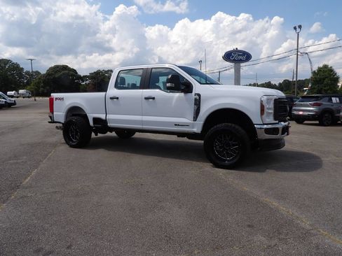 Used 2024 Ford F250 XL w/ FX4 Off-Road Package AWD/4WD image 1