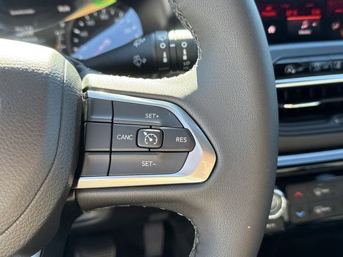 New 2026 Jeep Compass Latitude image 30