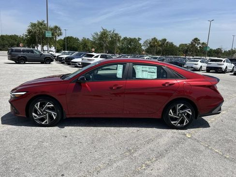 New 2025 Hyundai Elantra SEL FWD image 13