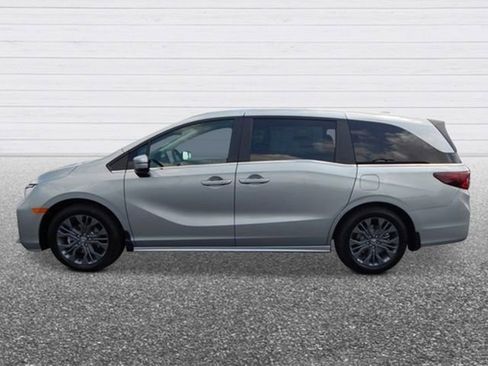 New 2026 Honda Odyssey Touring image 2