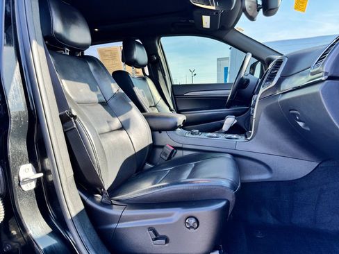 Used 2018 Jeep Grand Cherokee Limited w/ Luxury Group II image 10