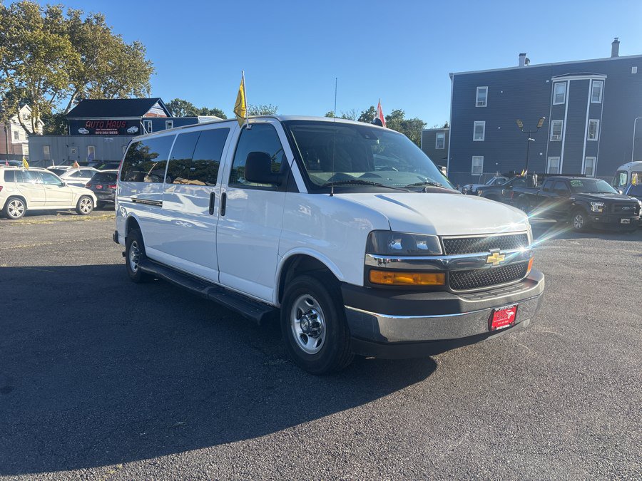 Used 2021 Chevrolet Express 3500 LT w/ LT Preferred Equipment Group RWD image 5