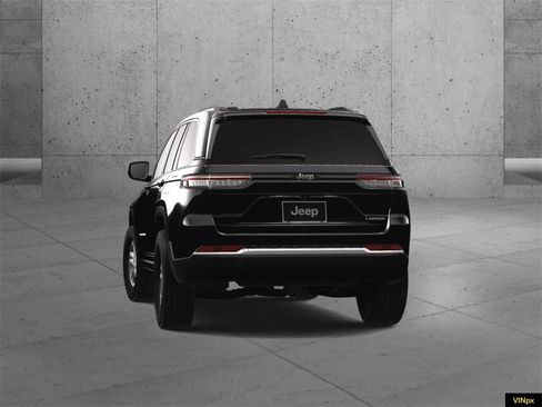 New 2025 Jeep Grand Cherokee Laredo image 13