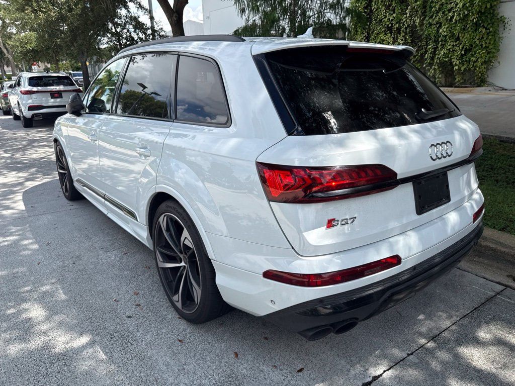 Used 2023 Audi SQ7 Prestige AWD/4WD image 5
