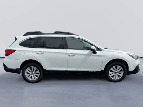Used 2018 Subaru Outback 2.5i Premium image 6