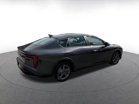 Used 2025 Kia K4 FWD image 14