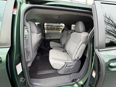 Used 2021 Toyota Sienna LE image 20