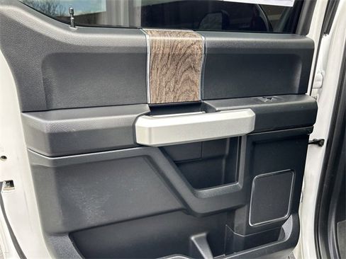 Used 2019 Ford F250 Lariat image 13