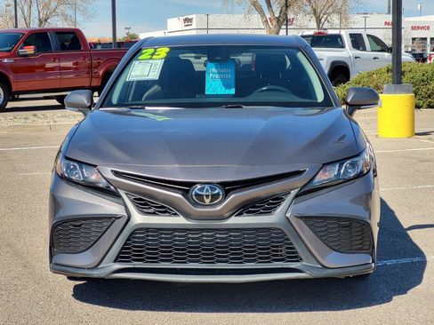 Used 2023 Toyota Camry SE image 5