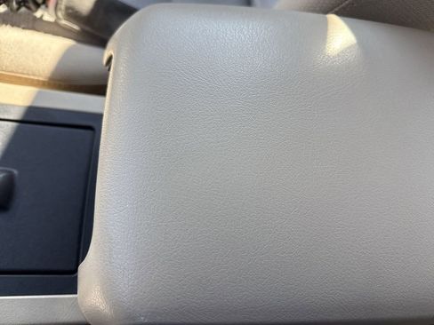 Used 2012 Toyota Camry LE image 29