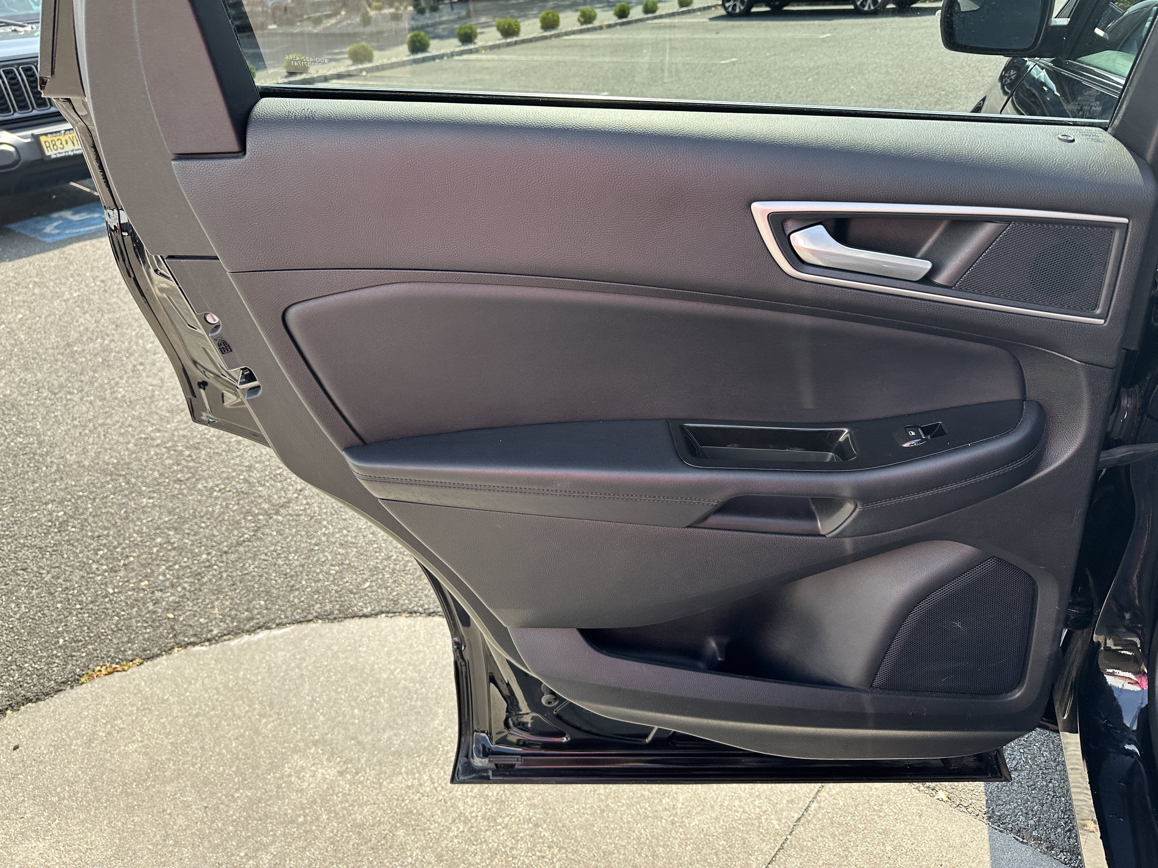 Used 2018 Ford Edge SEL w/ Equipment Group 201A AWD/4WD image 27