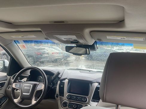 Used 2017 GMC Yukon Denali AWD/4WD image 18