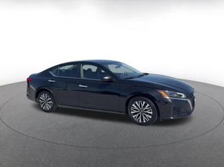 Used 2025 Nissan Altima 2.5 SV FWD video 2