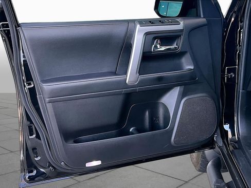 Used 2023 Toyota 4Runner SR5 Premium w/ Moonroof Package RWD image 19