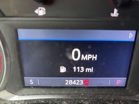 Used 2023 Chevrolet Traverse LT image 3