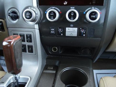 Used 2011 Toyota Sequoia Platinum image 29
