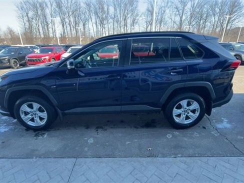 Used 2019 Toyota RAV4 XLE w/ Convenience Package image 5