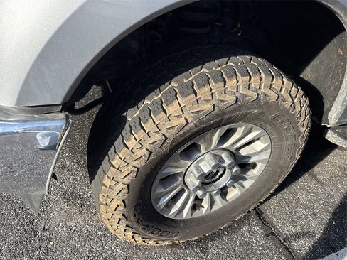 Used 2022 Ford F250 XLT image 6