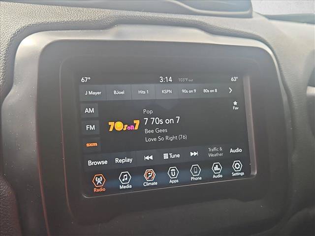 Used 2018 Jeep Renegade Latitude FWD image 11