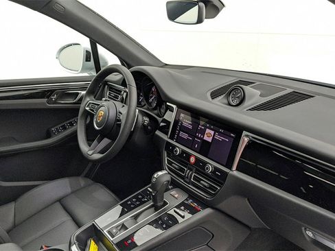 Used 2022 Porsche Macan image 43