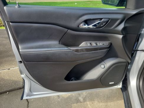 Used 2018 GMC Acadia SLT FWD image 13