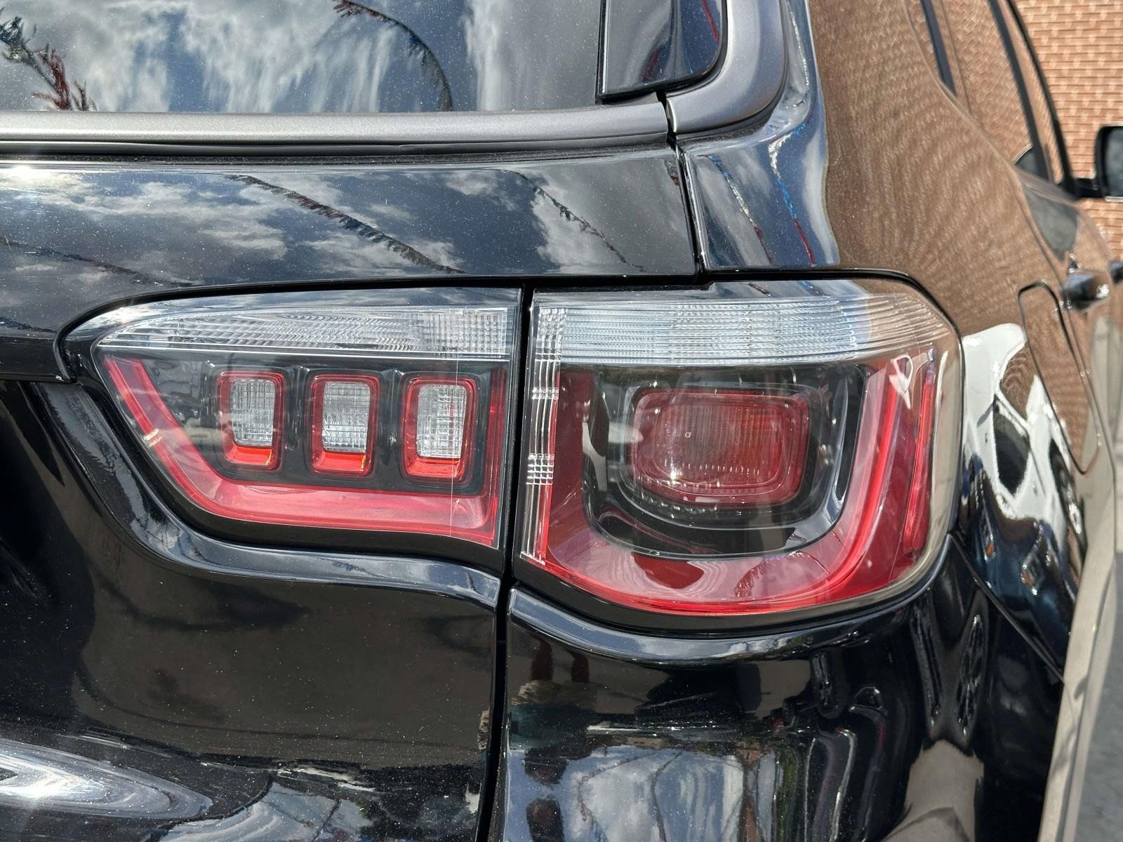 Certified 2018 Jeep Compass Trailhawk w/ Leather Interior Group AWD/4WD image 12