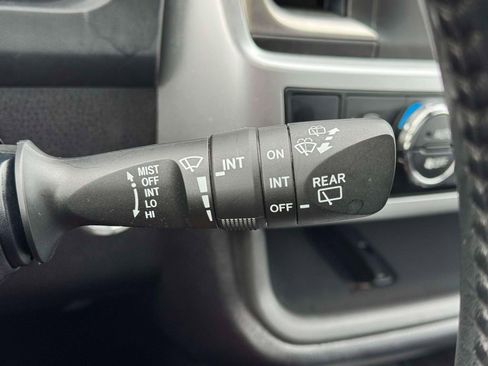 Used 2019 Toyota Highlander SE image 24