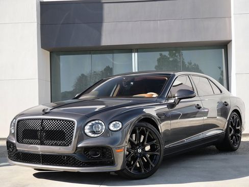 Used 2024 Bentley Flying Spur W12 image 12