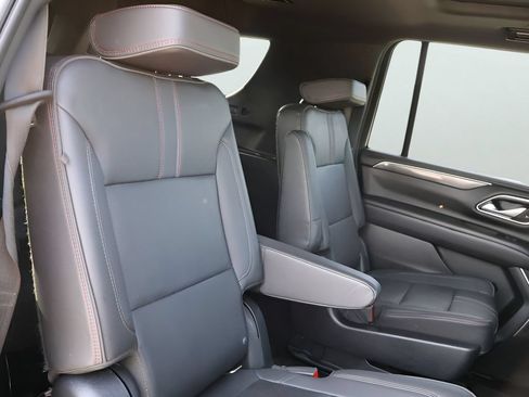 Used 2022 Chevrolet Suburban RST w/ Luxury Package AWD/4WD image 13