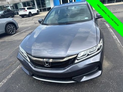 Used 2017 Honda Accord EX-L image 2