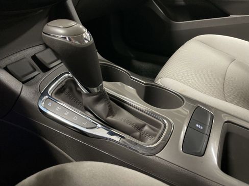 Used 2017 Chevrolet Cruze LT FWD image 29