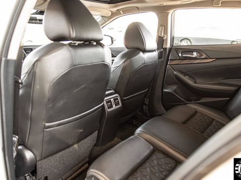 Used 2016 Nissan Maxima Platinum image 31