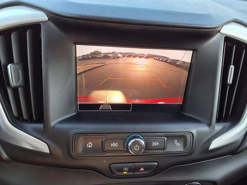 Used 2024 GMC Terrain SLE w/ Driver Convenience Package FWD image 7