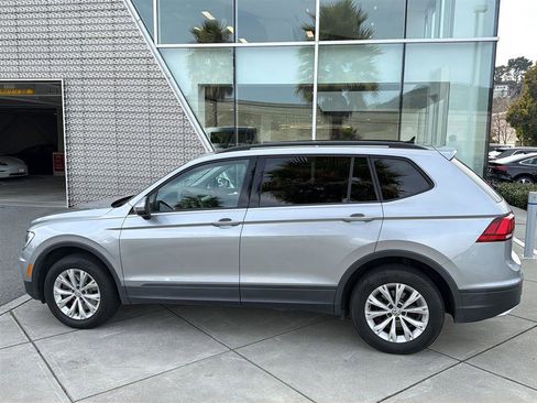 Used 2020 Volkswagen Tiguan S image 9