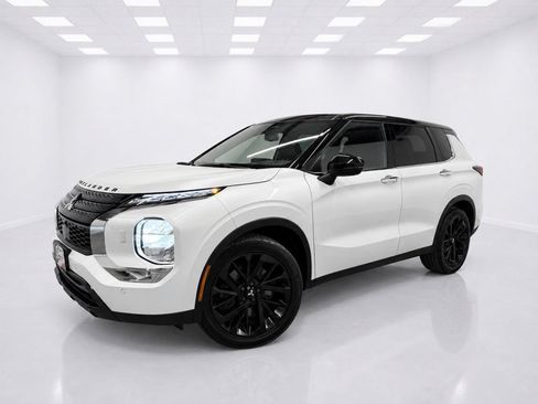 Used 2023 Mitsubishi Outlander SEL Black Edition AWD/4WD image 8