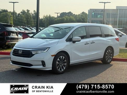 Used 2024 Honda Odyssey EX-L image 3