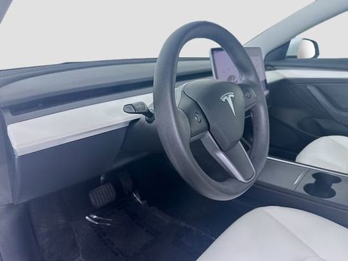 Used 2023 Tesla Model 3 Standard Range RWD image 9