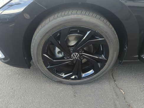 New 2025 Volkswagen Jetta SE image 25