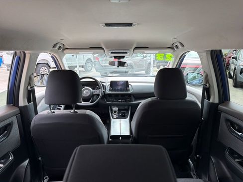 Used 2023 Nissan Rogue SV image 34