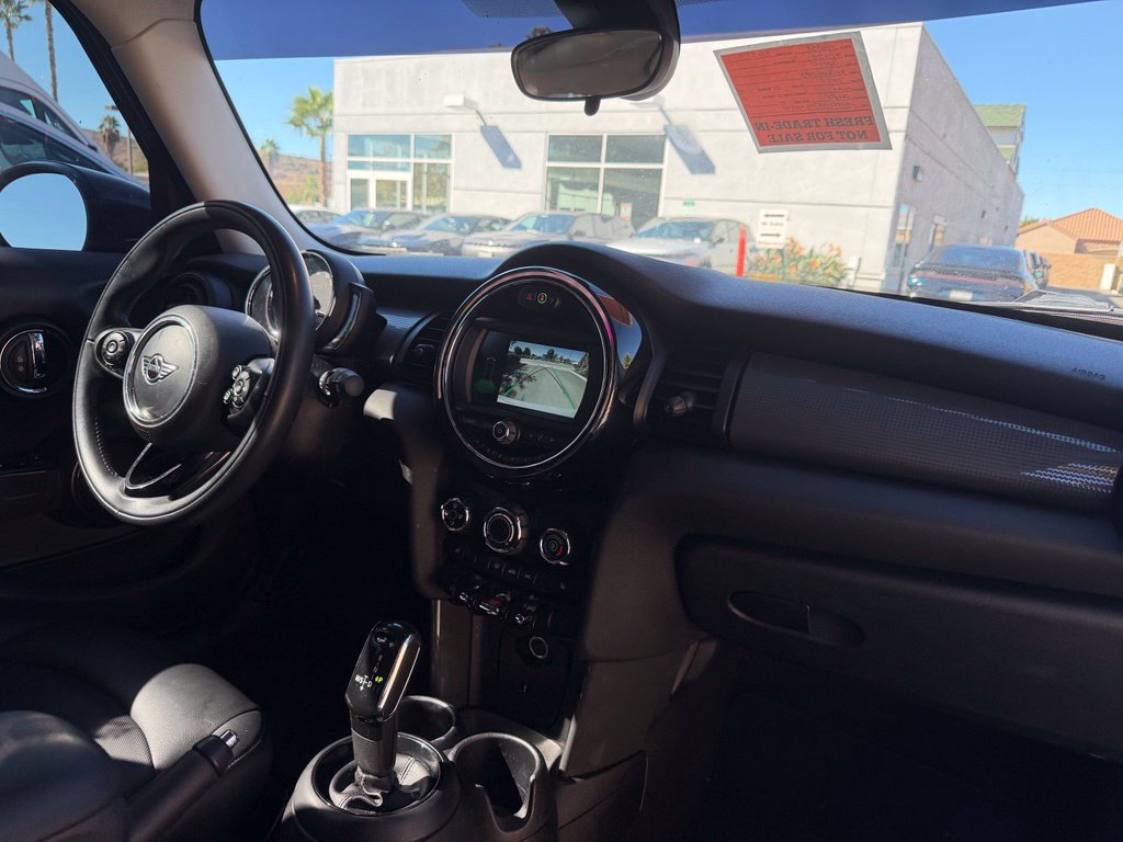 Used 2021 MINI Cooper 4-Door Hardtop FWD image 17