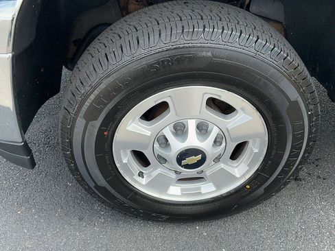 Used 2014 Chevrolet Silverado 2500 LT w/ Snow Plow Prep Package image 13