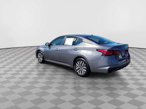 Used 2025 Nissan Altima 2.5 SV FWD image 6