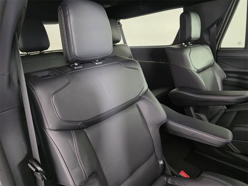 Used 2025 Ford Expedition Max Platinum w/ Stealth Performance Package image 30