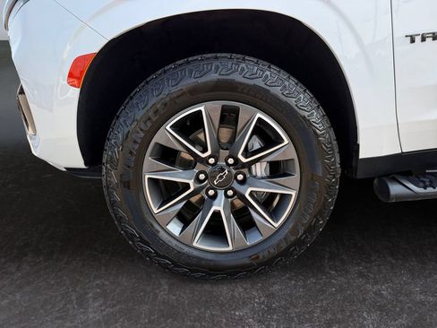 Used 2023 Chevrolet Tahoe Z71 w/ Luxury Package AWD/4WD image 9