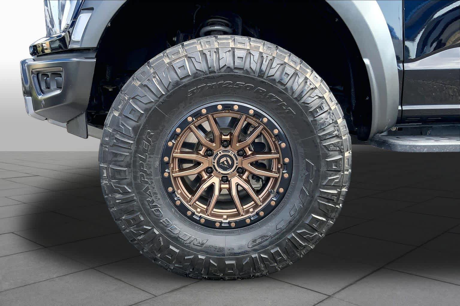 Used 2023 Ford F150 Raptor w/ Raptor Carbon Fiber Package AWD/4WD image 11